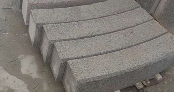 湛江芝麻白弧形路牙石