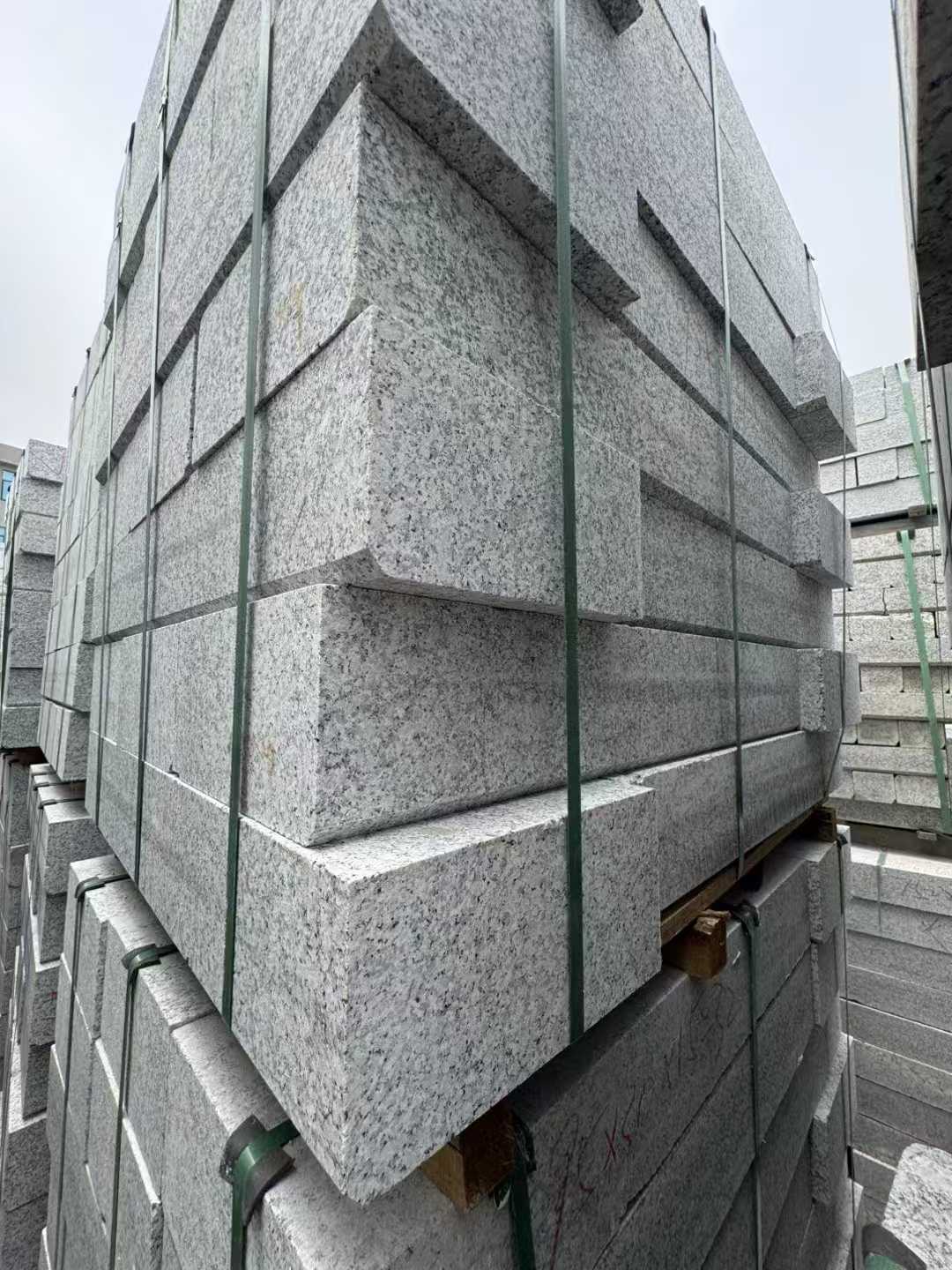 湛江芝麻白路牙石 马路牙子