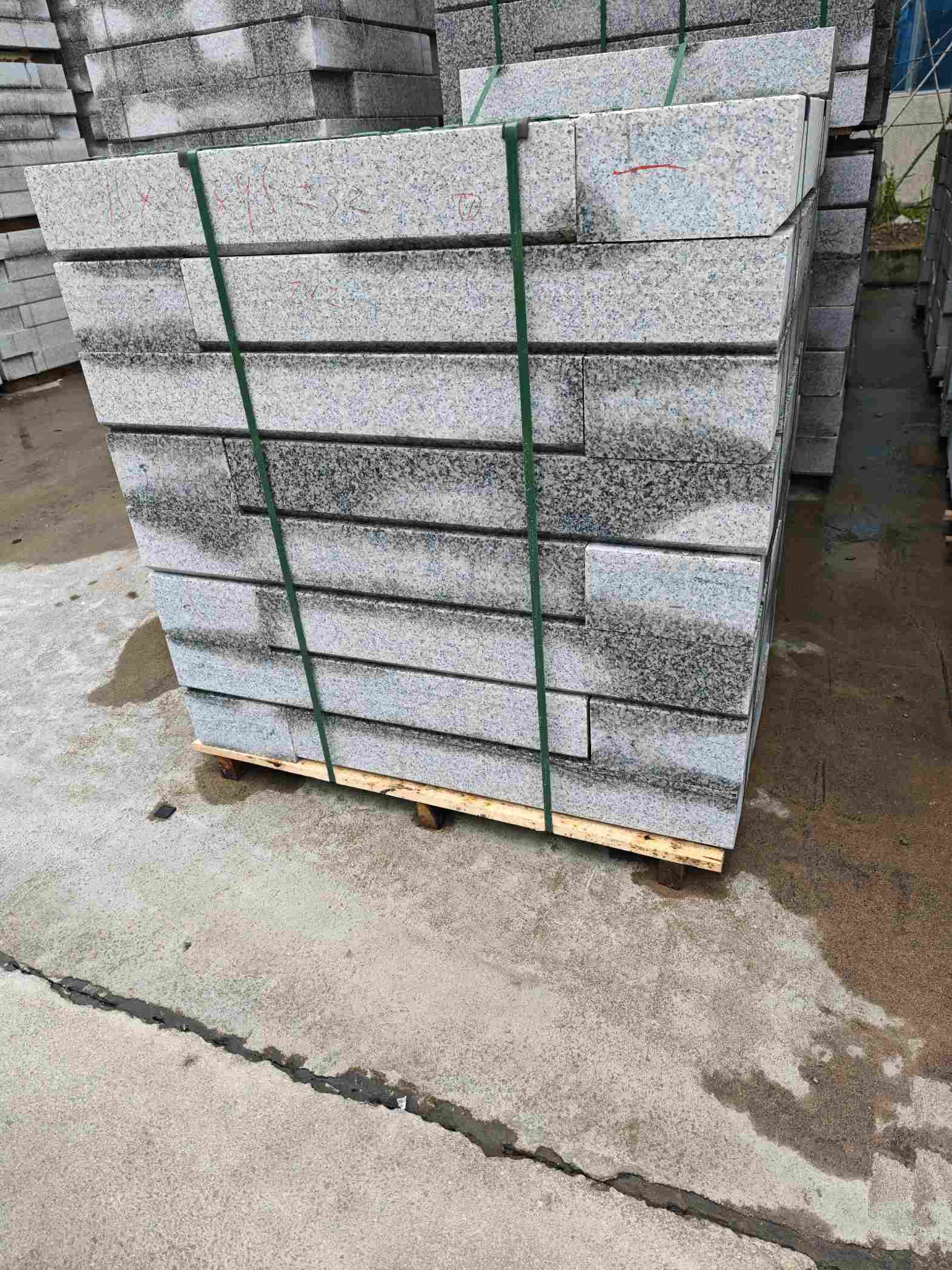 湛江芙蓉白路牙石，马路牙子